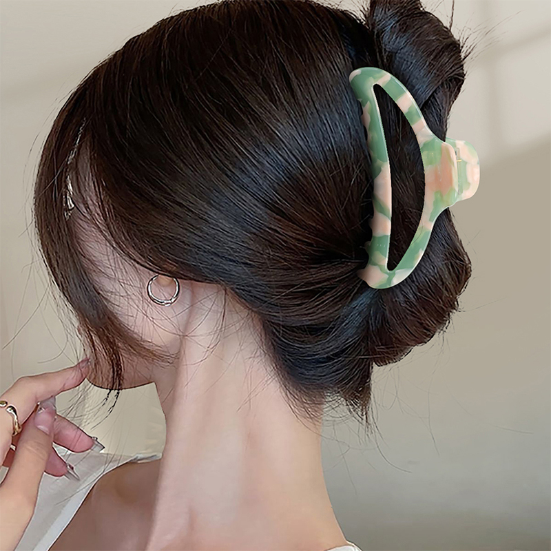 Clip para garra de cabello con acetato en forma de percha