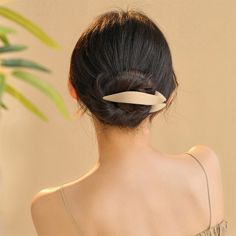 Clip de cola de milano con clip de plástico para garra de cabello inyectada
