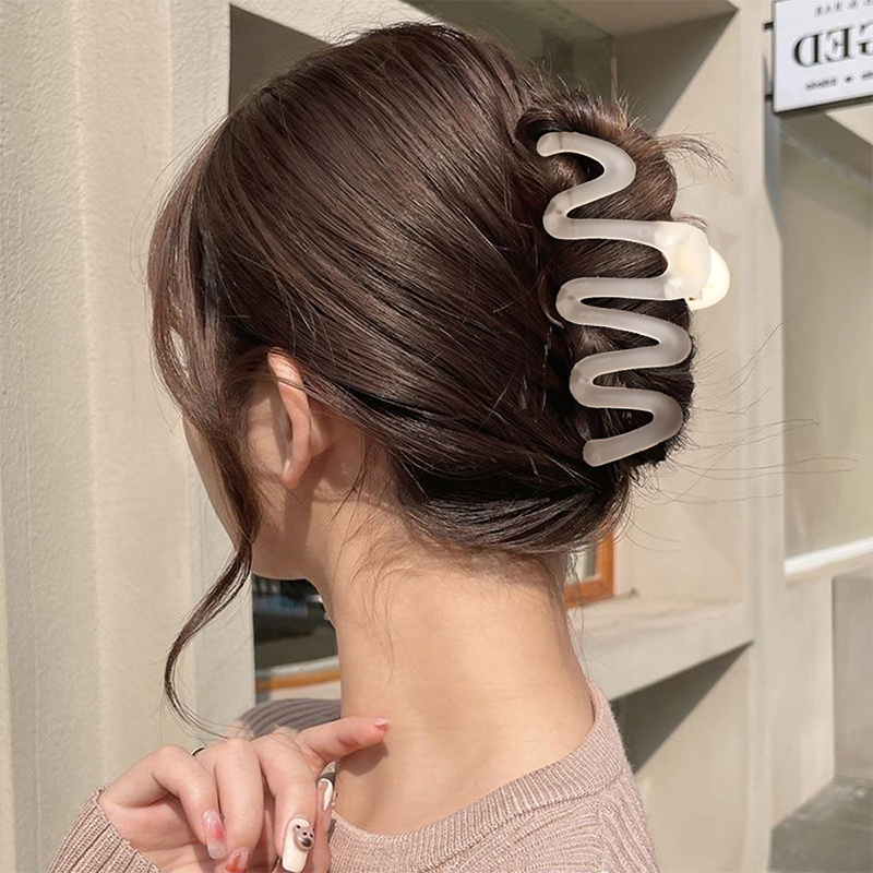 Clip para garra de cabello de plástico con inyección curva